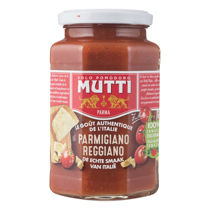 Mutti Pastasaus met parmigiano reggiano